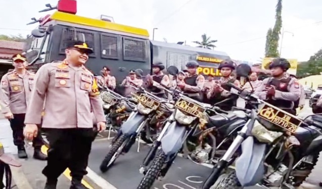 Polres Banjarbaru-Kalsel diperkuat Brimob amankan PSU Pilwali Polres Banjarbaru-Kalsel diperkuat Brimob amankan PSU Pilwali