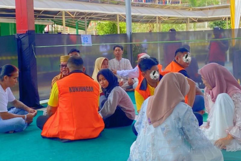 Para keluarga napi di Samarinda saling melepas rindu di momen Lebaran