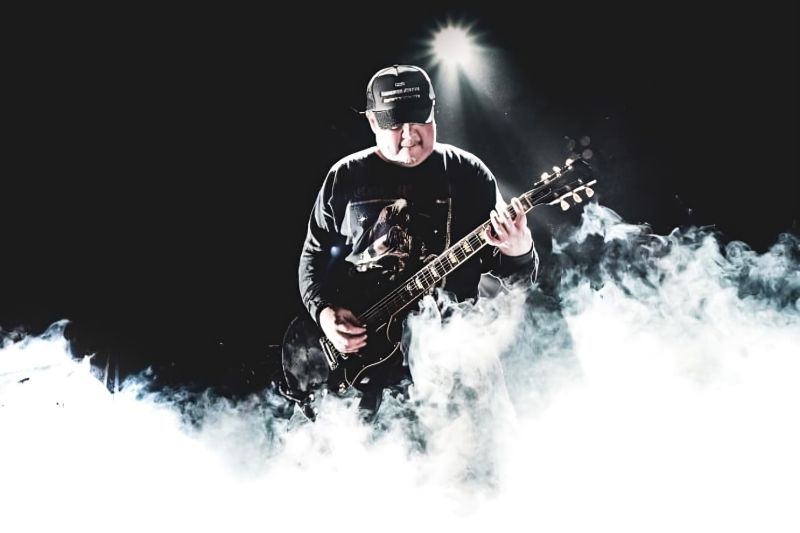 Gitaris Seringai Ricky Siahaan meninggal dunia di usia 48 tahun