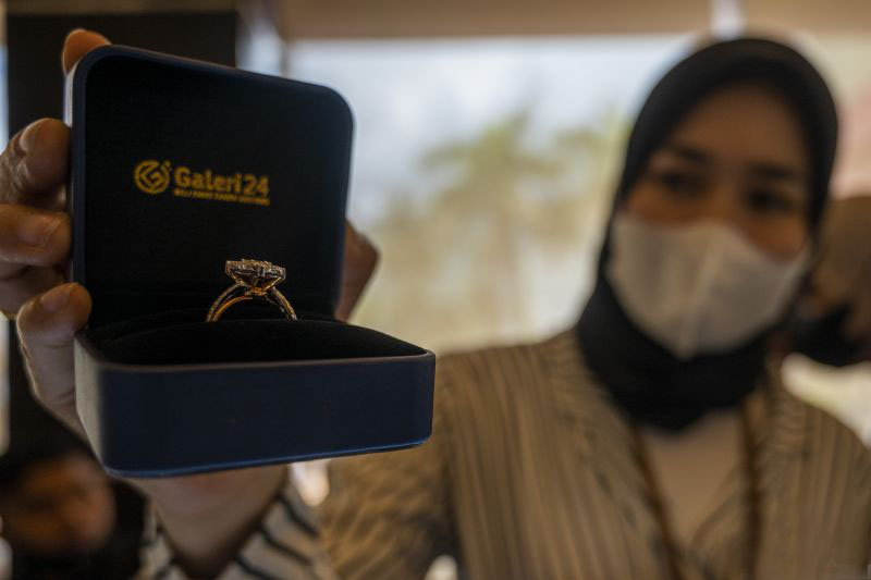 Harga emas Antam, UBS, dan Galeri24 kompak merosot pada Sabtu Harga emas Antam, UBS, dan Galeri24 kompak merosot pada Sabtu