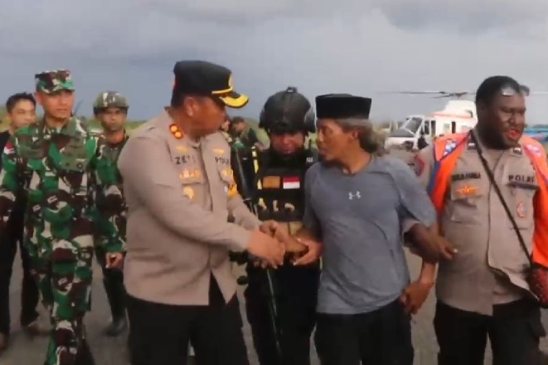 Kaops: Pasutri pendulang emas diduga disandera KKB Kaops: Pasutri pendulang emas diduga disandera KKB