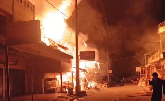 Dua orang meninggal dunia dalam kebakaran enam unit ruko di Bahorok Langkat Dua orang meninggal dunia dalam kebakaran enam unit ruko di Bahorok Langkat