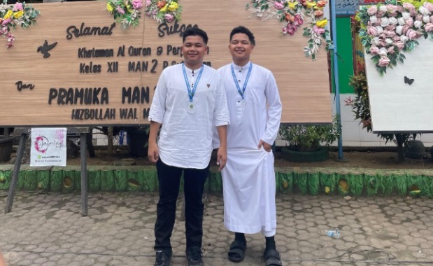 Kisah unik Ihsan dan Irsan, saudara kembar yang lulus SNBP di UI dan UM Kisah unik Ihsan dan Irsan, saudara kembar yang lulus SNBP di UI dan UM