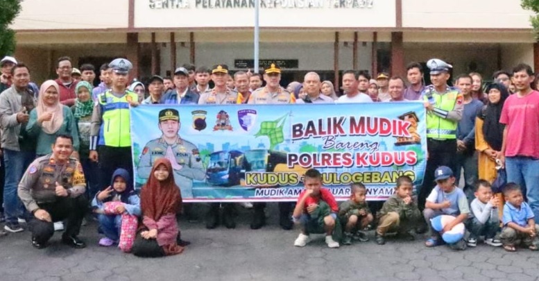 Polres Kudus berangkatkan dua bus balik mudik gratis Polres Kudus berangkatkan dua bus balik mudik gratis