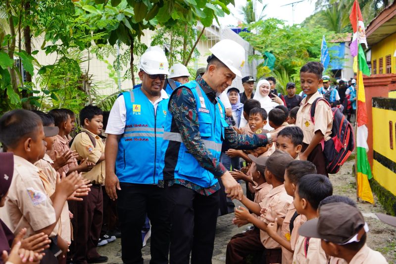 Energi bersih PLN terangi Pulau Satangnga Takalar Energi bersih PLN terangi Pulau Satangnga Takalar