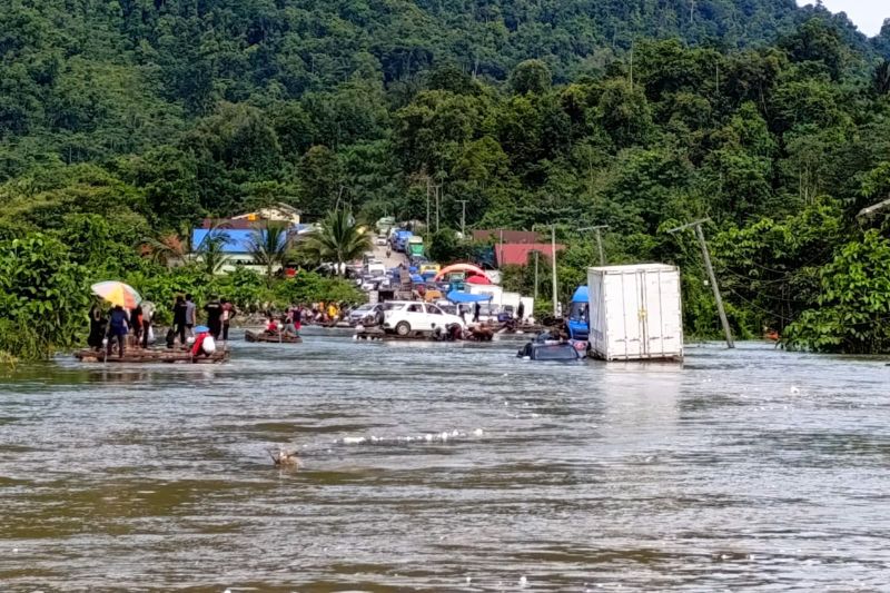 Pemkab Konut siapkan rakit penyeberangan gratis di lokasi banjir