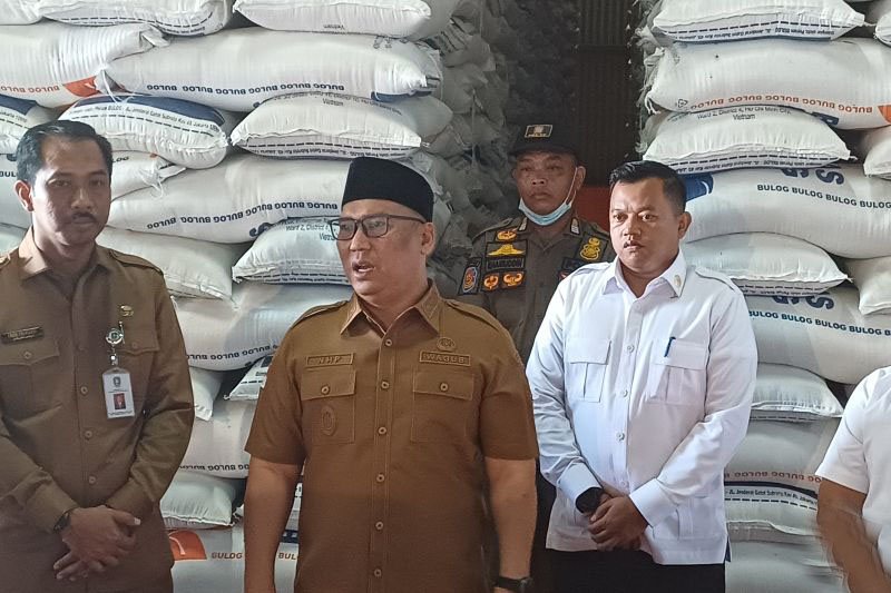 Pemprov Kepri kembangkan peternakan ayam kurangi pasokan dari luar Pemprov Kepri kembangkan peternakan ayam kurangi pasokan dari luar