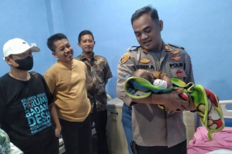 Polisi tangani penemuan bayi di depan kontrakan Bekasi Polisi tangani penemuan bayi di depan kontrakan Bekasi