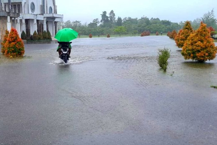 Mayoritas kota besar RI diperkirakan hujan ringan-berpetir pada Kamis Mayoritas kota besar RI diperkirakan hujan ringan-berpetir pada Kamis