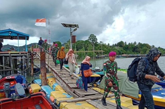 TNI AL gagalkan penyelundupan calon pekerja migran ilegal ke Malaysia TNI AL gagalkan penyelundupan calon pekerja migran ilegal ke Malaysia