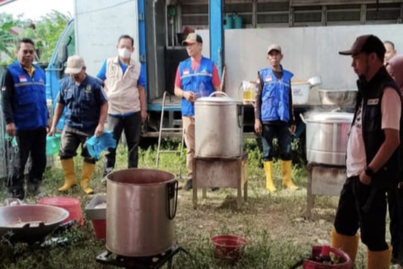 Dinsos dirikan dapur umum layani 900 warga terdampak banjir di Palu