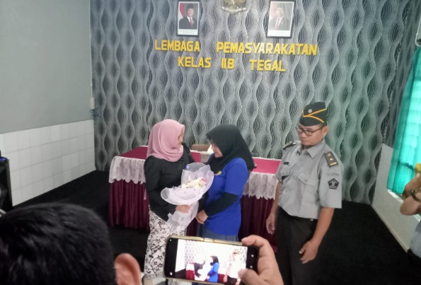 Wakil Wali Kota Tegal pimpin ziarah dan beri semangat warga binaan wanita Wakil Wali Kota Tegal pimpin ziarah dan beri semangat warga binaan wanita