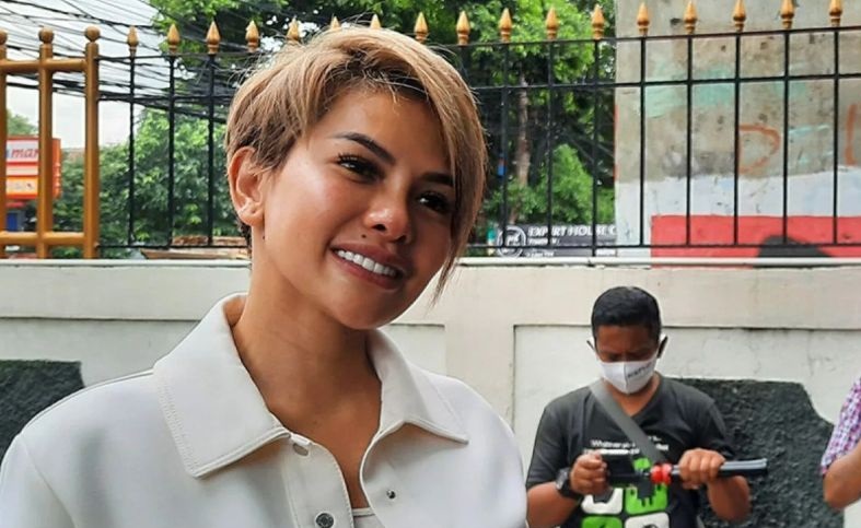 Polisi tetapkan artis Nikita Mirzani tersangka terkait kasus pemerasan Polisi tetapkan artis Nikita Mirzani tersangka terkait kasus pemerasan