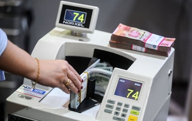 Rupiah melemah dipengaruhi ancaman tarif Trump terhadap tembaga Rupiah melemah dipengaruhi ancaman tarif Trump terhadap tembaga