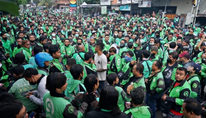 Menyorot THR untuk pekerja gig, hak atau beban? Menyorot THR untuk pekerja gig, hak atau beban?