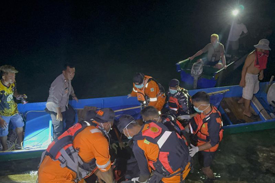 Tim SAR temukan nelayan yang hilang di perairan Busel keadaan tewas Tim SAR temukan nelayan yang hilang di perairan Busel keadaan tewas