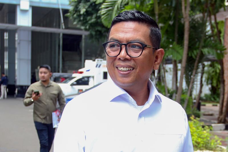 Andra Soni-Dimyati tolak anggaran untuk tempat tidur dan pakaian dinas Andra Soni-Dimyati tolak anggaran untuk tempat tidur dan pakaian dinas