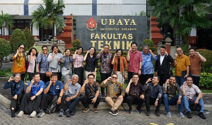 UKSW Salatiga studi banding ke UBAYA Surabaya UKSW Salatiga studi banding ke UBAYA Surabaya