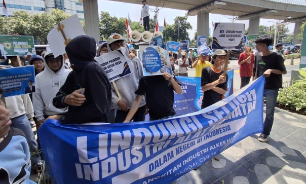 Tolak pinjaman luar negeri Kemenkes senilai Rp70 triliun, massa ICW gelar aksi Tolak pinjaman luar negeri Kemenkes senilai Rp70 triliun, massa ICW gelar aksi
