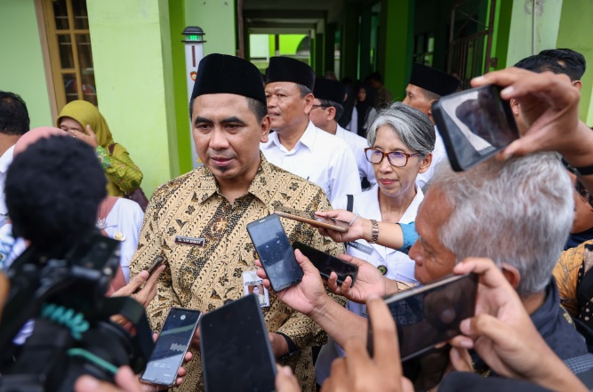Tekan pengangguran, Kurikulum SMK dengan dunia usaha perlu terus diselaraskan Tekan pengangguran, Kurikulum SMK dengan dunia usaha perlu terus diselaraskan
