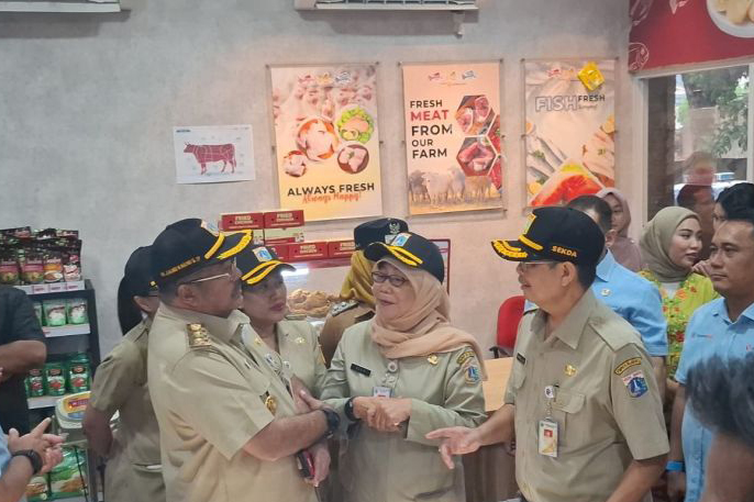 Rano pastikan kesediaan pangan di Cold Storage Dharma Jaya aman