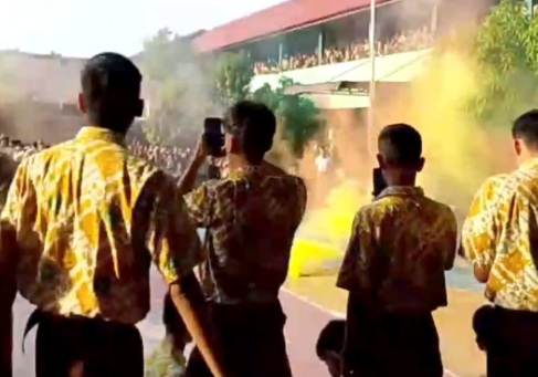 Ratusan siswa MAN 2 Model Medan demo tuntut kejelasan nasib SNPMB Ratusan siswa MAN 2 Model Medan demo tuntut kejelasan nasib SNPMB