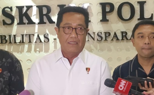 Polri tetapkan Kades Kohod tersangka pemalsuan sertifikat pagar laut Polri tetapkan Kades Kohod tersangka pemalsuan sertifikat pagar laut