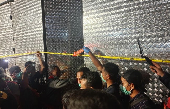 Pemilik ruko ditemukan tewas dicor semen di Pulogadung Pemilik ruko ditemukan tewas dicor semen di Pulogadung