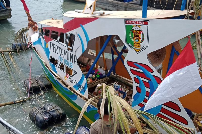 Masyarakat pesisir Lampung Timur gelar tasyakuran laut