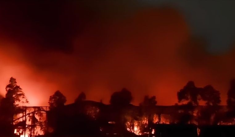 BPBD Tangerang mendata ada 13 gudang terbakar di Kosambi BPBD Tangerang mendata ada 13 gudang terbakar di Kosambi