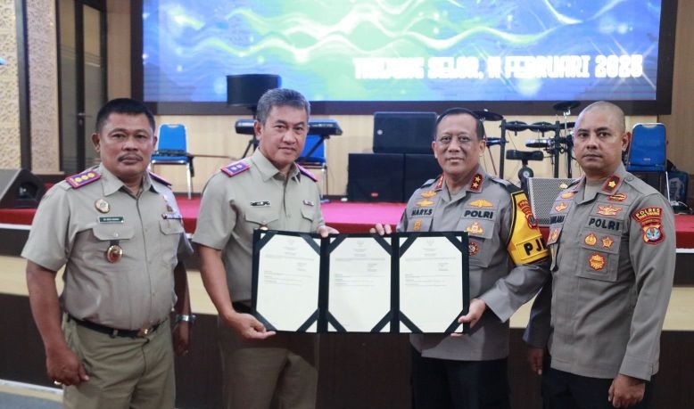 Polda Kaltara terima sertifikat tanah Polres dari BPN Kaltim Polda Kaltara terima sertifikat tanah Polres dari BPN Kaltim
