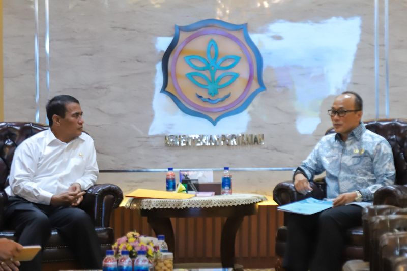 Mentan-BKN sinergi pemindahan administrasi penyuluh pertanian ke pusat Mentan-BKN sinergi pemindahan administrasi penyuluh pertanian ke pusat