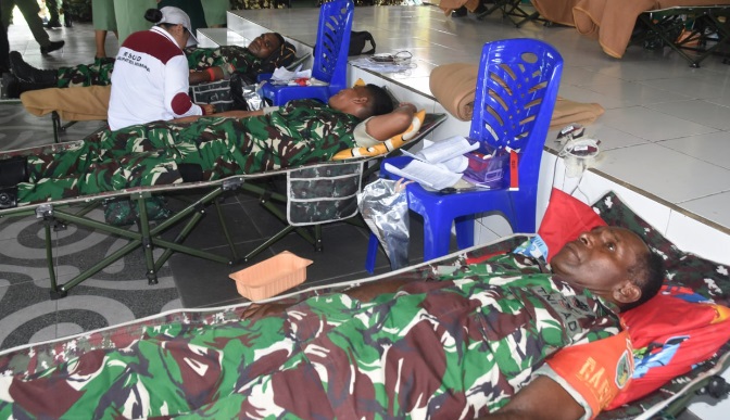 Kodim 1710/Mimika bersama satuan TNI-Polri gelar donor darah Kodim 1710/Mimika bersama satuan TNI-Polri gelar donor darah