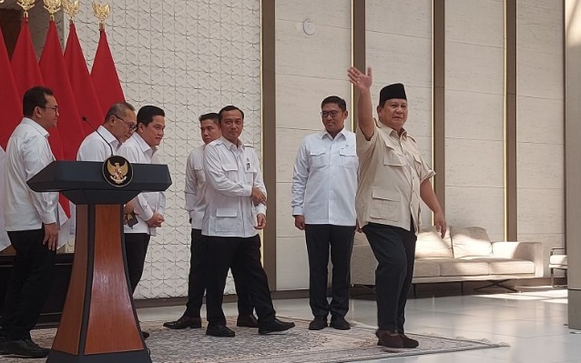 Prabowo instruksikan penurunan tarif tol dan harga tiket pesawat Prabowo instruksikan penurunan tarif tol dan harga tiket pesawat