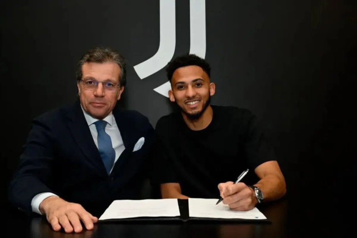 Juventus resmi datangkan Lloyd Kelly dari Newcastle United Juventus resmi datangkan Lloyd Kelly dari Newcastle United