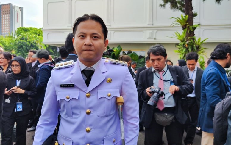 Bupati Trenggalek hadiri pelantikan di Istana pakai tongkat kruk