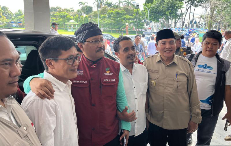 Tanggapi isu reshuffle, Mensos ajak kabinet Prabowo tetap satu barisan Tanggapi isu reshuffle, Mensos ajak kabinet Prabowo tetap satu barisan