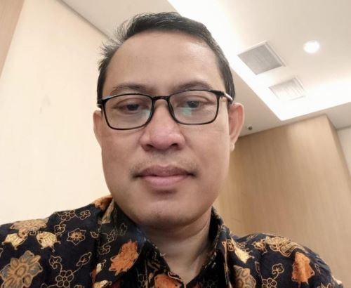 Puasa, Wahana Menggapai Kesalehan Individual dan Kesalehan Sosial Puasa, Wahana Menggapai Kesalehan Individual dan Kesalehan Sosial