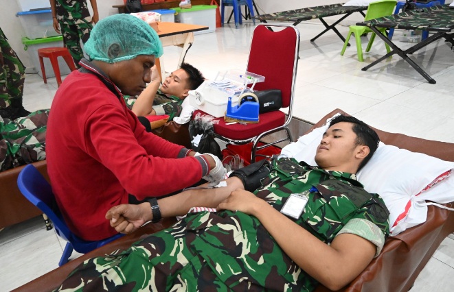 Jelang HUT ke-79 TNI AU, Lanud Silas Papare gelar donor darah Jelang HUT ke-79 TNI AU, Lanud Silas Papare gelar donor darah