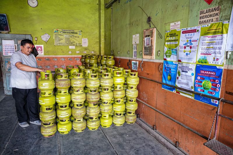 Pertamina imbau warga beli LPG 3 kg langsung ke pangkalan resmi Pertamina imbau warga beli LPG 3 kg langsung ke pangkalan resmi