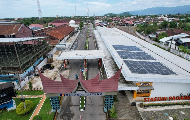 Dukung energi hijau, KAI Sumbar gunakan PLTS di Stasiun Padang Dukung energi hijau, KAI Sumbar gunakan PLTS di Stasiun Padang