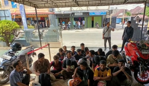 Sebanyak 20 WNA asal Bangladesh terdampar di Kepulauan Meranti Riau Sebanyak 20 WNA asal Bangladesh terdampar di Kepulauan Meranti Riau