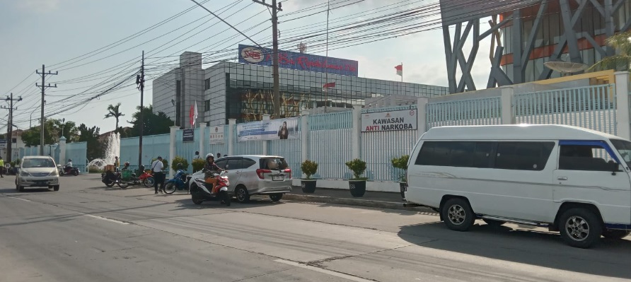 Tripartit mulai pantau pembayaran upah buruh sesuai UMK 2025 Tripartit mulai pantau pembayaran upah buruh sesuai UMK 2025