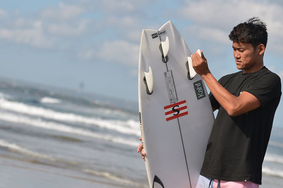 Rio Waida amankan tempat di perempat final WSL Abu Dhabi Pro Rio Waida amankan tempat di perempat final WSL Abu Dhabi Pro
