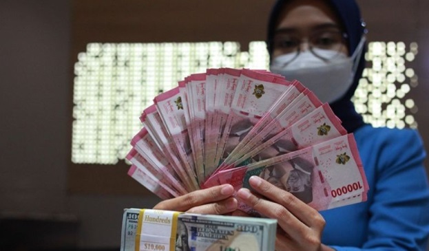 Rupiah menguat dipengaruhi harapan pembicaraan kesepakatan Ukraina Rupiah menguat dipengaruhi harapan pembicaraan kesepakatan Ukraina