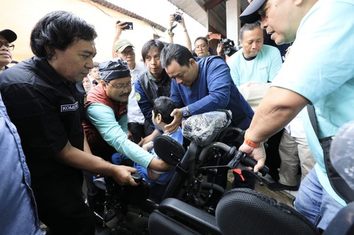 Mensos dan Komeng ajak masyarakat Bogor bersihkan sungai