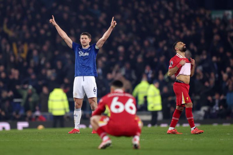 Gol larut Tarkowski selamatkan Everton dari kekalahan kontra Liverpool Gol larut Tarkowski selamatkan Everton dari kekalahan kontra Liverpool