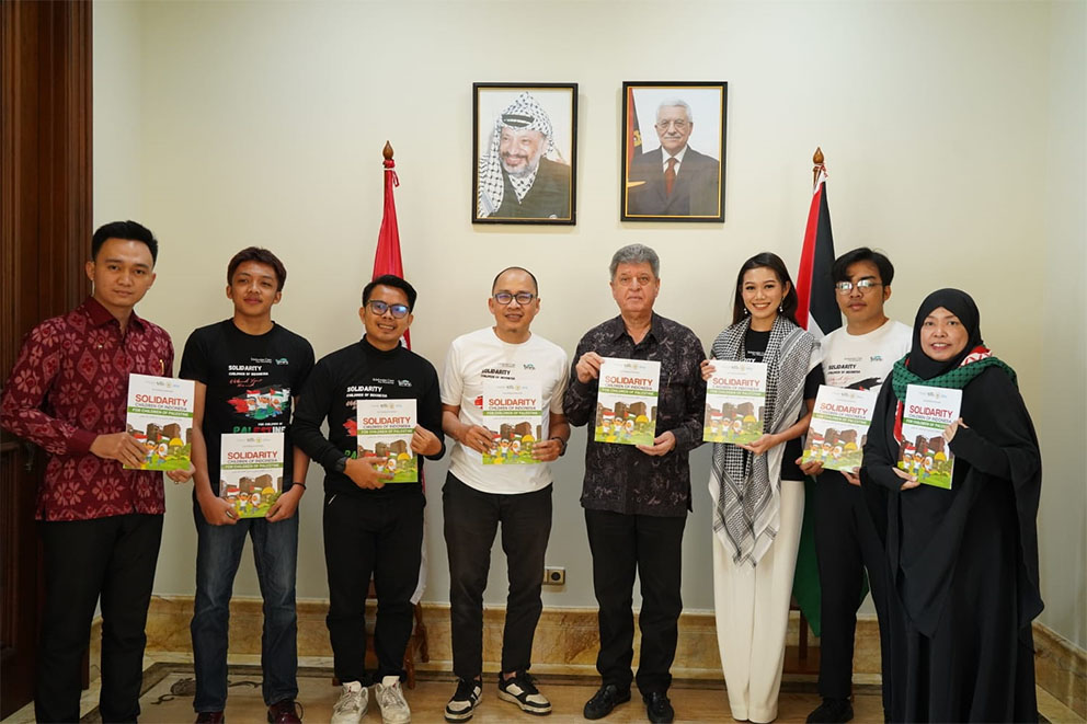 Edelweiss Care serahkan Buku Solidaritas Anak Indonesia kepada Dubes Palestina Edelweiss Care serahkan Buku Solidaritas Anak Indonesia kepada Dubes Palestina