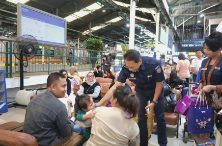 Komisaris dan Direksi KAI inspeksi kesiapan angkutan lebaran 2025 di Daop 6 Yogyakarta Komisaris dan Direksi KAI inspeksi kesiapan angkutan lebaran 2025 di Daop 6 Yogyakarta