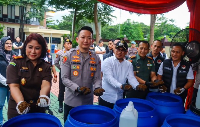 Tembakau sintetis seberat 612 kg diamankan Polres Tangsel di Bekasi Tembakau sintetis seberat 612 kg diamankan Polres Tangsel di Bekasi